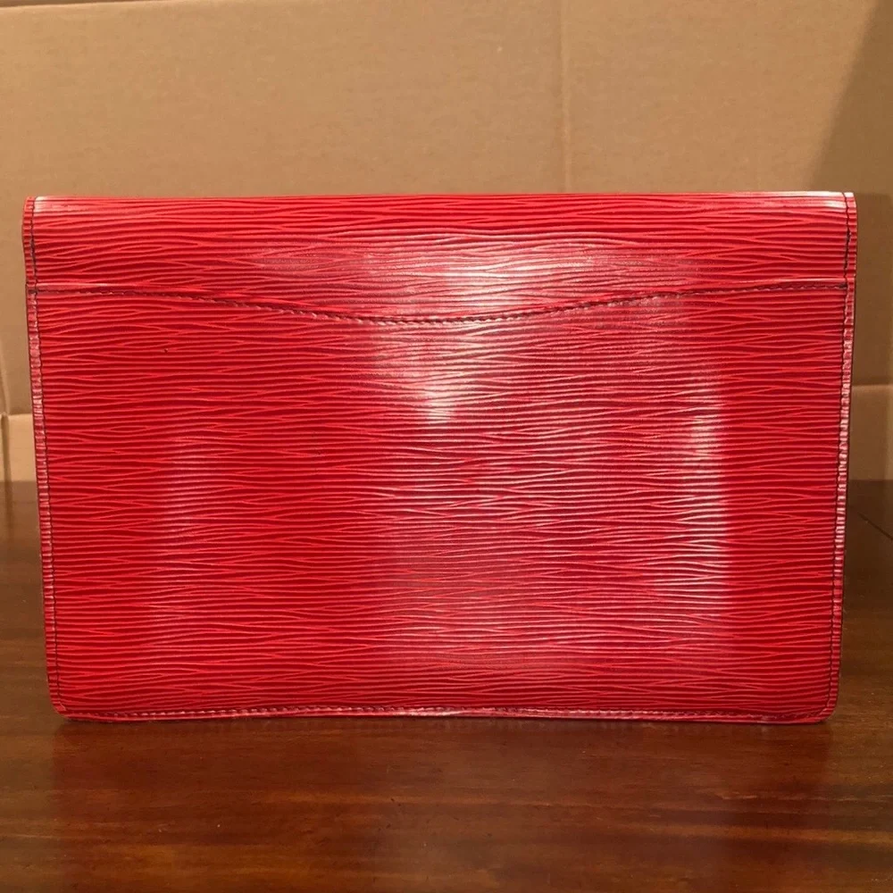 LOUIS VUITTON Red Epi Leather Clutch Crossbody and Shoulder Bag GM size